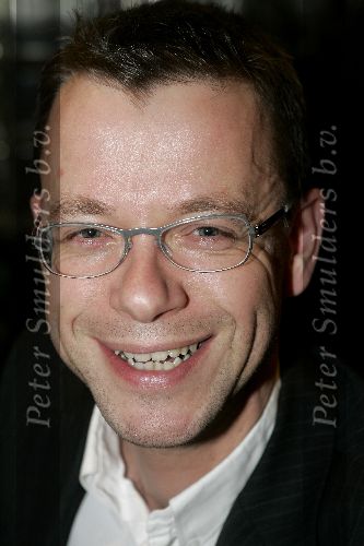 Hilversum 6 januari 2005
Aktie  555 voor azie in studio 22.
Hans Smit