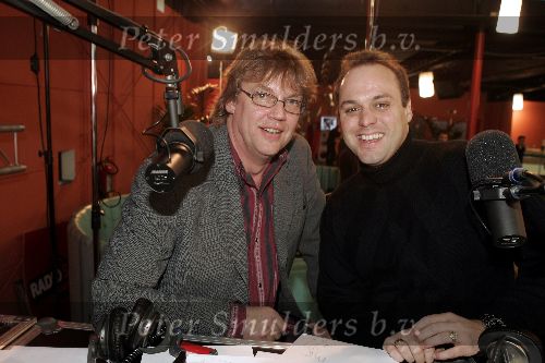 Hilversum 6 januari 2005
Aktie  555 voor azie in studio 22.
Henk Westbroek en Frans Bauer