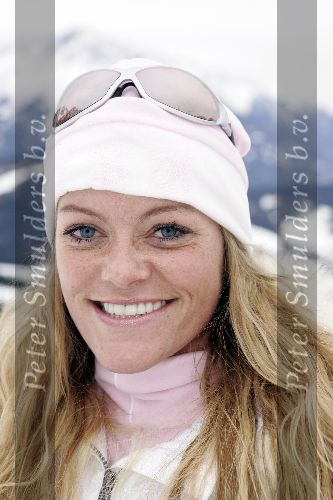 Seefeld 18 januari 2005
Princee opening hotel.
Inge de Bruijn met ski\'s
Wintersport en Sneeuw