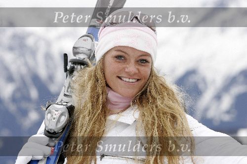 Seefeld 18 januari 2005
Princee opening hotel.
Inge de Bruijn met ski\'s
Wintersport en Sneeuw