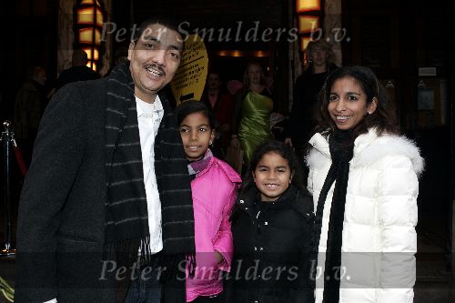Amsterdam 4 december 2004
Premiere Erik of het klein insectenboek in Tuschinski.
Jurgen Raayman met vrouw en kinderen