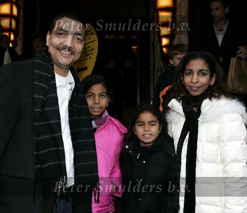 Amsterdam 4 december 2004
Premiere Erik of het klein insectenboek in Tuschinski.
Jurgen Raayman met vrouw en kinderen