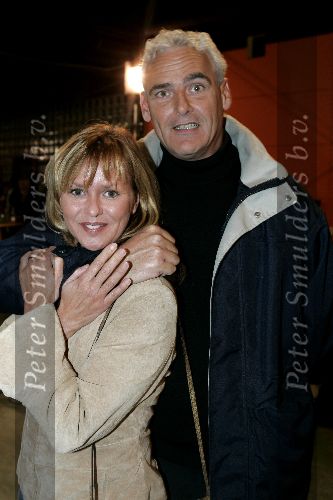 Hilversum 6 januari 2005
Aktie  555 voor azie in studio 22.
Manon Thomas met man