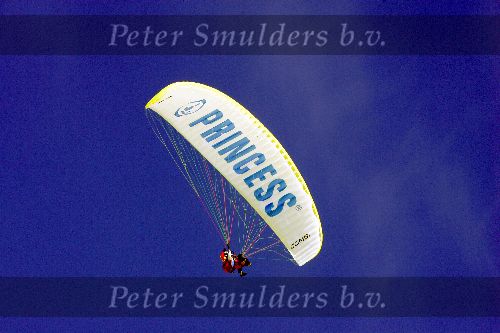 Seefeld 16 januari 2005
Princess opening hotel .
Aron Winter paragling