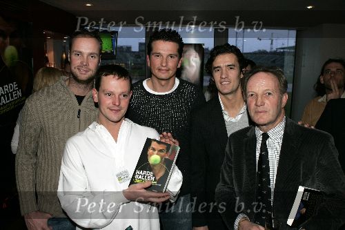 Amsterdam 20 januari 2005
Presentatie boek Richard Krajicek in vak zuid.
Richard  en Paul Dogger Martin Verkerk Tom Okker en John v Lottum