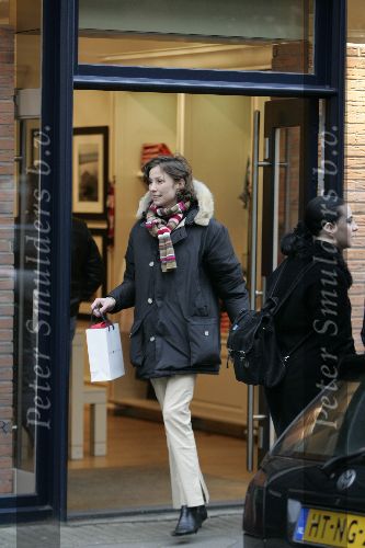 msterdam 9 januari 2005
Prinses Marilene winkelen in de uitverkoop op pc hooftstrat