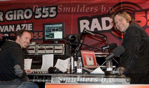 Hilversum 6 januari 2005
Aktie  555 voor azie in studio 22.
Edwin Evers en Robert Jensen