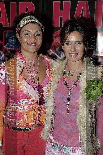 Nijmegen 26 januari 2005
Premiere mucical Hair in Nijmegen.
Roeseline Dekker en Stella Gommans