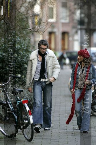 Amsterdam 21 januari 2005
Ruud  de Wild met zonnebril en vriendin Aafke