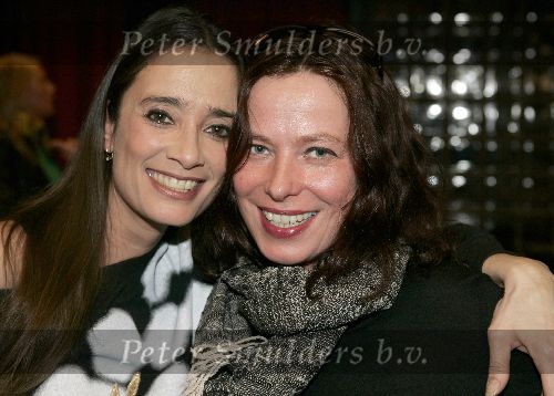 Hilversum 6 januari 2005
Aktie  555 voor azie in studio 22.
Suzanne Kleeman met vriendin