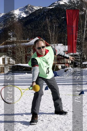 Seefeld 17 januari 2005
Opening princess Hotel.
Tom Okker tennisen in sneeuw