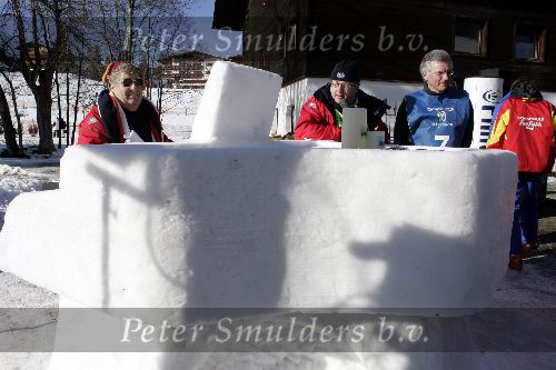 Seefeld 17 januari 2005
Opening princess Hotel.
Tonny Eyk acjter piano in sneeuw