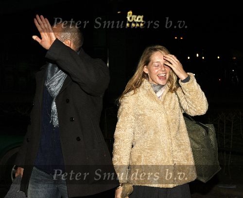 Amsterdam 14 januari 2006
Chantal Janzen met haar nieuwe vriend Roel Kyvelos na de opnames van idols