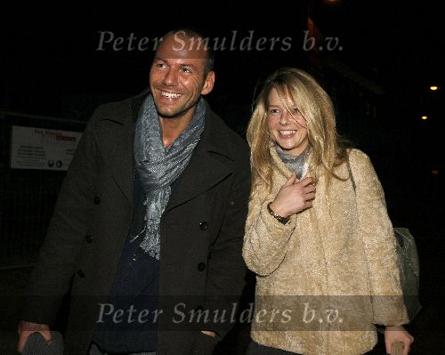 Amsterdam 14 januari 2006
Chantal Janzen met haar nieuwe vriend Roel Kyvelos na de opnames van idols