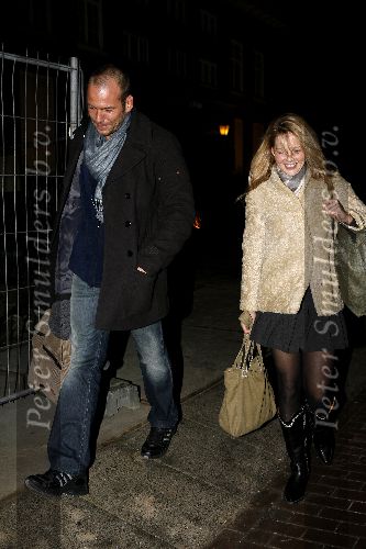 Amsterdam 14 januari 2006
Chantal Janzen met haar nieuwe vriend Roel Kyvelos na de opnames van idols