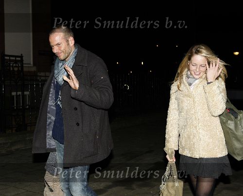Amsterdam 14 januari 2006
Chantal Janzen met haar nieuwe vriend Roel Kyvelos na de opnames van idols
