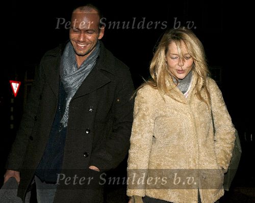 Amsterdam 14 januari 2006
Chantal Janzen met haar nieuwe vriend Roel Kyvelos na de opnames van idols