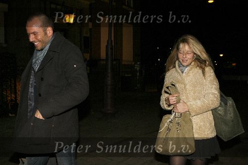 Amsterdam 14 januari 2006
Chantal Janzen met haar nieuwe vriend Roel Kyvelos na de opnames van idols