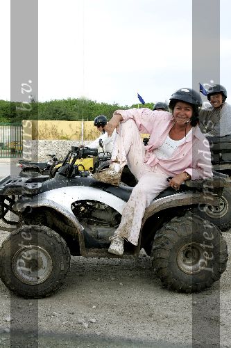 Curacao 5 januari 2006
Christine Kroonenberg en haar vriend Stephan rijden op quad op curacao
