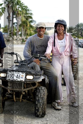 Curacao 5 januari 2006
 Christine Kroonenberg enhaar vriend Stephan  op vakantie op Curacao. Ze hebben met een Quad gereden
