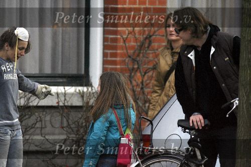Amsterdam 14 januari 2006
Daphne Bunskoek is haar huis aan het verbouwen.
Wessel v Diepen en India komen op bezoek