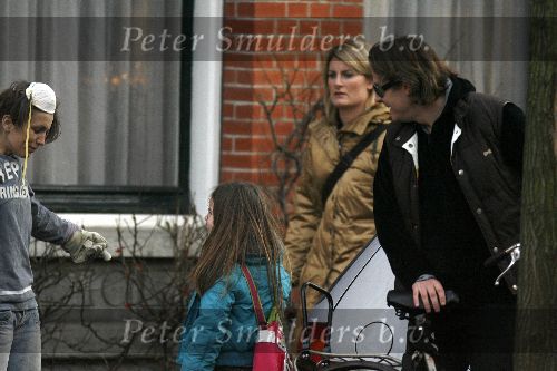 Amsterdam 14 januari 2006
Daphne Bunskoek is haar huis aan het verbouwen.
Wessel v Diepen en India komen op bezoek