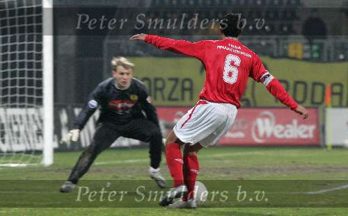 Kerkrade, 27 Januari 2006 
Kompetitiewedstrijd seizoen 2005/2006 
RODA JC - AZ eindstand 1-4 
Denny Landzaat