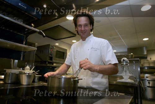 Waalre, 26 Januari 2005
Dick Middelweerd (Chefkok van Rest. De Treeswijkhoeve)
En sinds December 2005 1 Michelin ster
