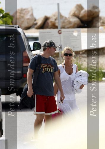 Curacao 5 januari 2006
Edwin Evers met zijn vriendin op vakantie op Curacao.