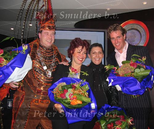 Eindhoven, 10 December 2004
Edwin Smulders samen met Ruby Wax en Brigit v d Moesdijk en de stadsprins van Eindhoven