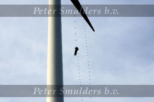 Biddinghuizen 16 januari 2006
Edwin Smulders en Klaas Wilting abseilen van windmolen van 70 meter hoog.