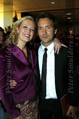 Amsterdam 16 januari 2006
Premiere Queen in concert in RAI.
 Esther hart   met man