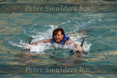 Curacao 6 januari 2006
Gerard Joling met dolfijnen zwemmen  op curacao
