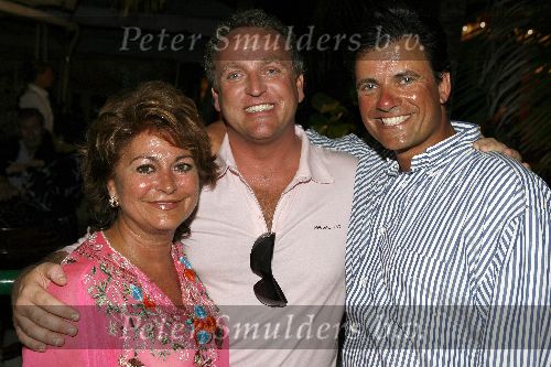 Curacao 5 januari 2006
Gordon   en Christine Kroonenberg met vriend Stephan op vakantie op Curacao.