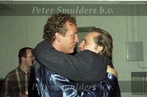 Zundert,12 Januari 1997 Nieuwjaarsfeest Free Record.
Hans Breukhoven omhelst Gordon