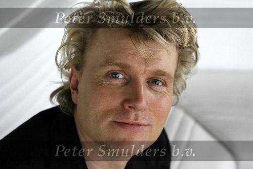 Rotterdam 12 januari 2006
Perspresentatie Musicals in Ahoy in de euromast.
Hans Klok