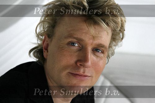 Rotterdam 12 januari 2006
Perspresentatie Musicals in Ahoy in de euromast.
Hans Klok