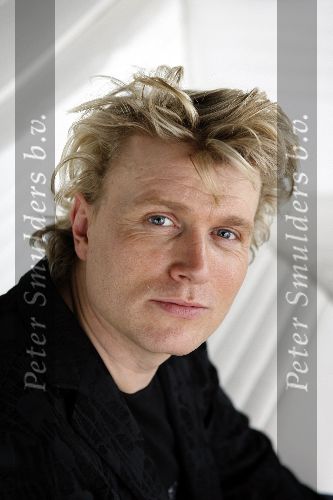 Rotterdam 12 januari 2006
Perspresentatie Musicals in Ahoy in de euromast.
Hans Klok