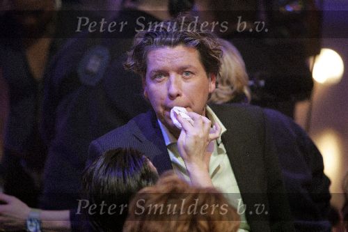 Hilversum, 7 Januari 2006 Studio 22
2e Finaleronde Idols 2006
Henkjan Smits wordt opgemaakt voor de opnames