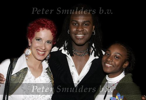 Hilversum, 7 Januari 2006 Studio 22
2e Finaleronde Idols 2006
I Jay Idols met zijn vrouw en dochter