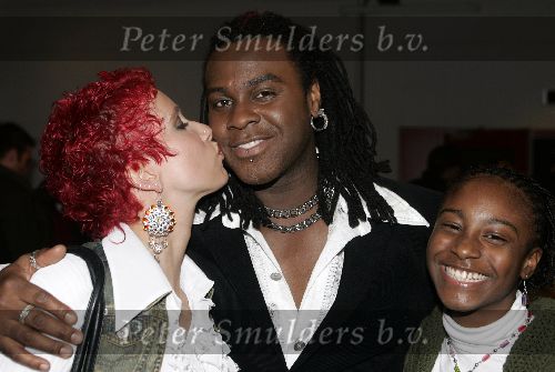 Hilversum, 7 Januari 2006 Studio 22
2e Finaleronde Idols 2006
I Jay Idols met zijn vrouw en dochter