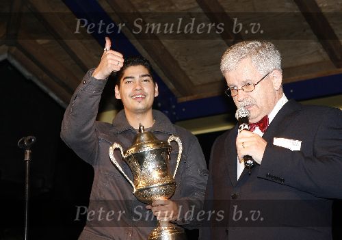 Alphen 19 januari 2006
Huldiging Jelle Klaasen nadat hij de lake side darts heet gewonnen.