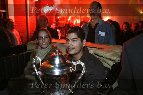 Alphen 19 januari 2006
Huldiging Jelle Klaasen nadat hij de lake side darts heet gewonnen. vader Jelle op de achtergrond