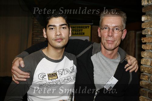 Alphen 19 januari 2006
Huldiging Jelle Klaasen nadat hij de lake side darts heet gewonnen. Jelle met zijn schoonvader Jan v Welt