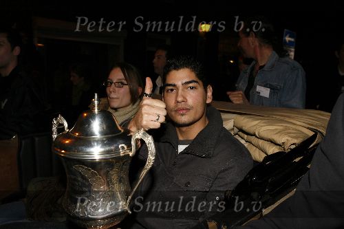 Alphen 19 januari 2006
Huldiging Jelle Klaasen nadat hij de lake side darts heet gewonnen. vader Jelle op de achtergrond