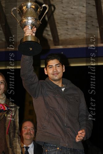 Alphen 19 januari 2006
Huldiging Jelle Klaasen nadat hij de lake side darts heet gewonnen.   Jelle Klaasen