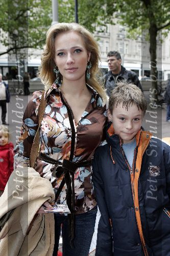 Amsterdam 22 oktober 2005
Premiere Knetter.
Jennifer Hoffman met neefje Daan Schuurmans
