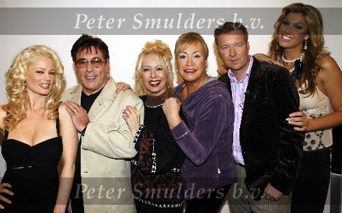Aalsmeer 12 januari 2006
Perspresentatie Big brother hotel.
Kelly  Monique Sluyter Gert Timmermam Bonnie st Claire Viola Holt en Frank Awick
