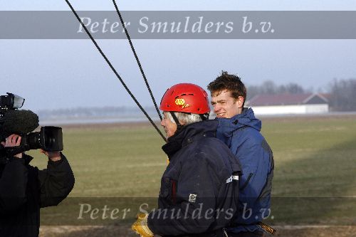 Biddinghuizen 16 januari 2006
Edwin Smulders en Klaas Wilting abseilen van windmolen van 70 meter hoog.