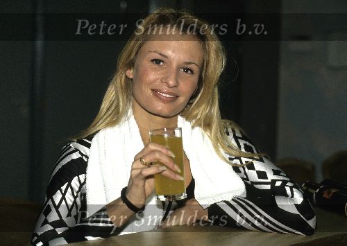 Amsterdam, 7 Januari 1994
Leontine Ruiters inmiddels Leontine Borsato gefotografeerd in een sportschool met de aanprijzing van \